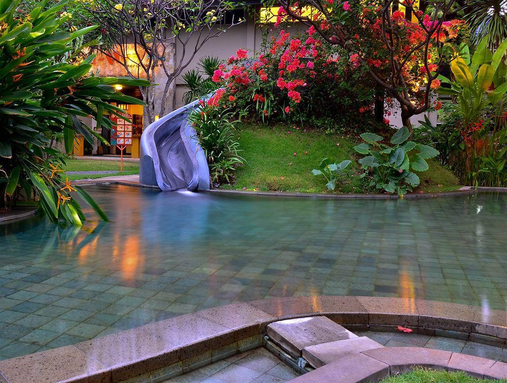 Harris Kuta Beach Hotel